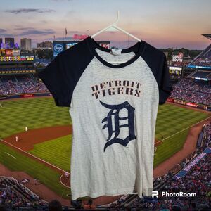 Detroit Tigers Women's Size L MLB Merchandise (I54)